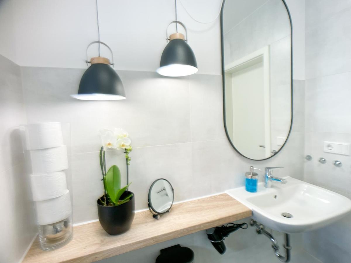 M-Style 02 Apartment Mit Balkon 24H Self-Check-In, Free Parking, Netflix Нюрнберг Экстерьер фото